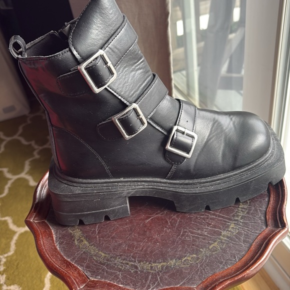 Black Combat Boots by Rouge Helium - Picture 7 of 10